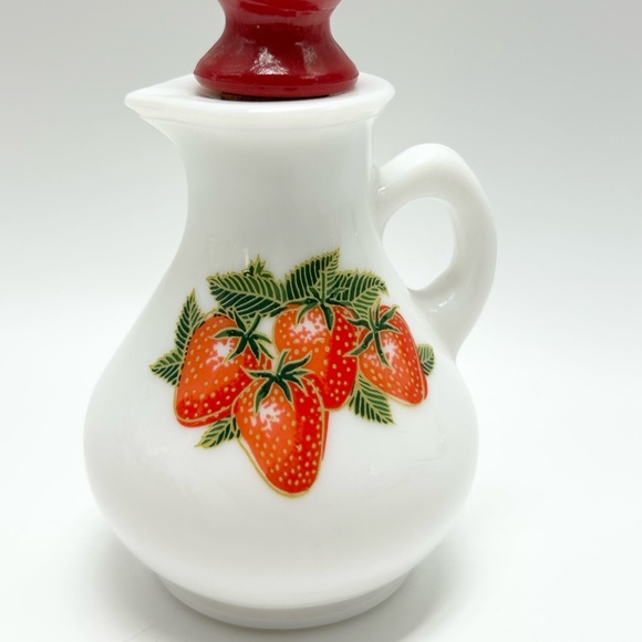 🍓🍨🛁Avon - Bubble Bath Milk Glass Empty Bottle “Strawberries And Cream” - Picture 3 of 16